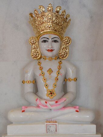 Ajitanatha Bhagwan idol